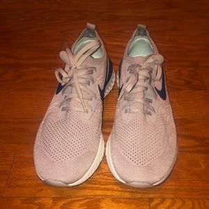 Nike Epic React Flyknit Running Shoes Mens Size 11